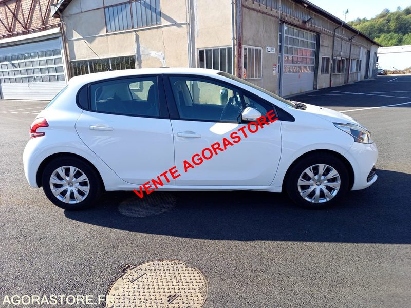 Vends Peugeot 208 essence - Car: picture 4 Vends Peugeot 208 essence - Car: picture 4