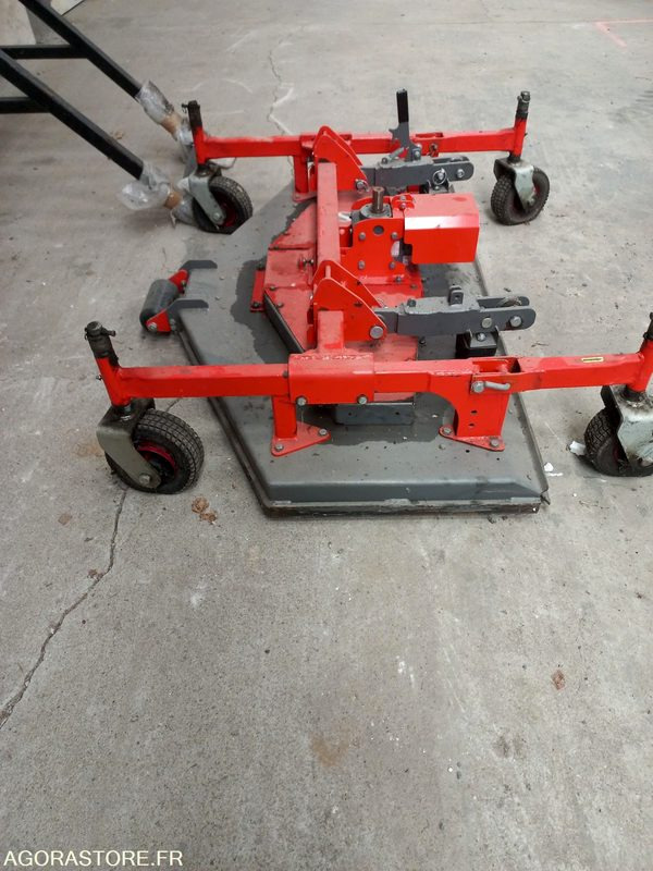 Coupe de tondeuse mulchng Morgneux TMC 150 fixation Kubota - Garden mower: picture 1 Coupe de tondeuse mulchng Morgneux TMC 150 fixation Kubota - Garden mower: picture 1