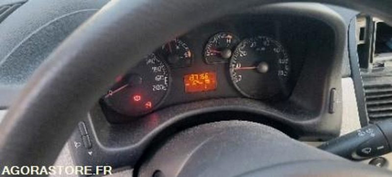 Fiat punto 137166 kms 2005 - Car: picture 4 Fiat punto 137166 kms 2005 - Car: picture 4