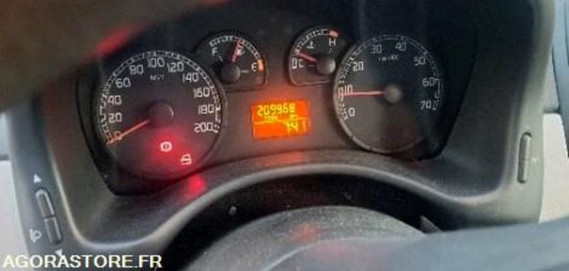 Fiat punto 209968 kms 2005 - Car: picture 4 Fiat punto 209968 kms 2005 - Car: picture 4