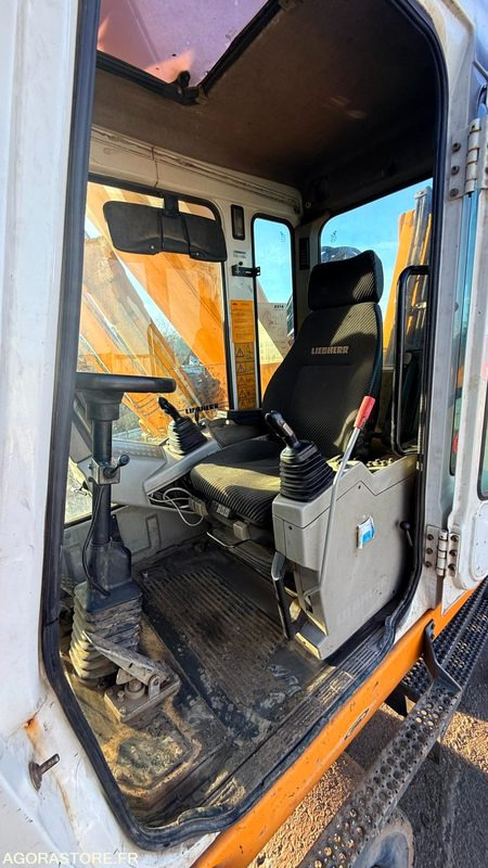 Pelle liebherr A914 LITRONIC - 2002 - 20 000 heures ENTRETIEN LIEBHERR - Excavator: picture 2 Pelle liebherr A914 LITRONIC - 2002 - 20 000 heures ENTRETIEN LIEBHERR - Excavator: picture 2