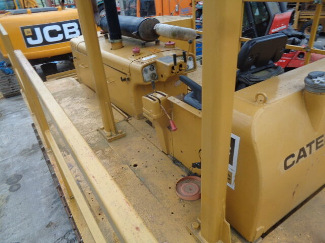 Farm tractor Caterpillar D6C: picture 18