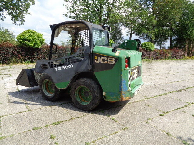 Skid steer loader JCB 135 R: picture 13