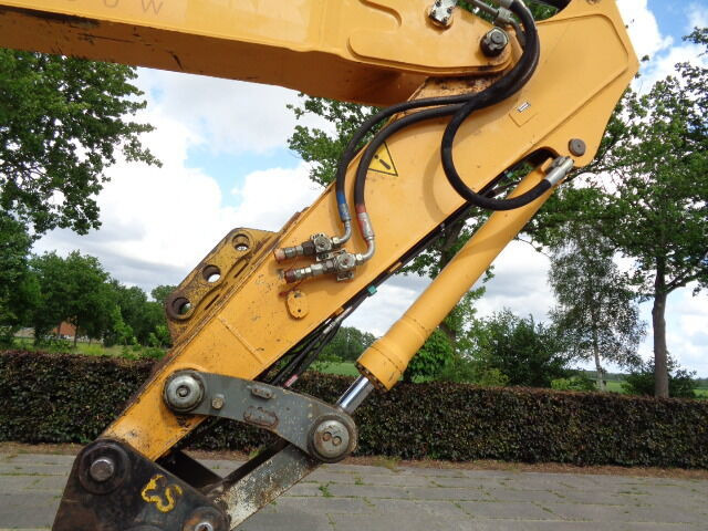 Crawler excavator Liebherr R906LC: picture 14