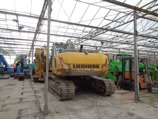 Crawler excavator Liebherr R906LC: picture 30