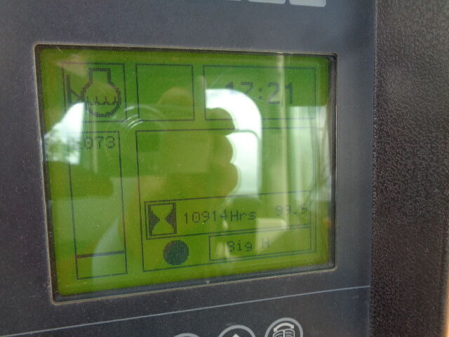 Crawler excavator Liebherr R906LC: picture 23