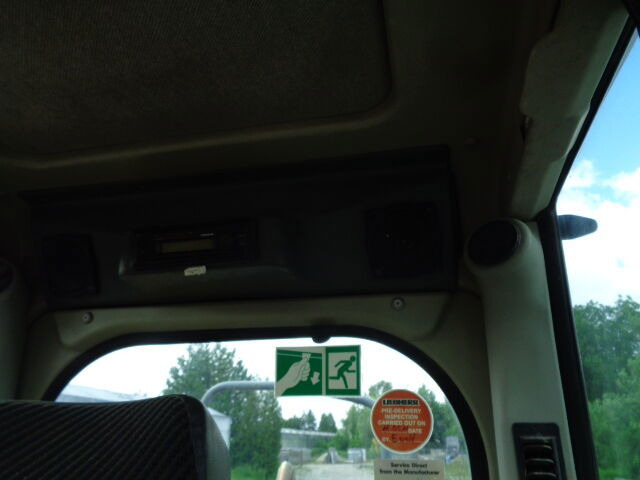 Crawler excavator Liebherr R906LC: picture 26