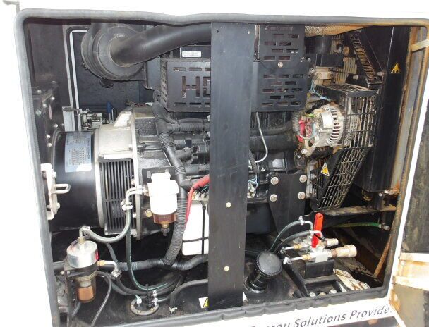 SDMO R44 - Generator set: picture 3 SDMO R44 - Generator set: picture 3