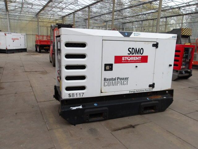 SDMO R44 - Generator set: picture 2 SDMO R44 - Generator set: picture 2