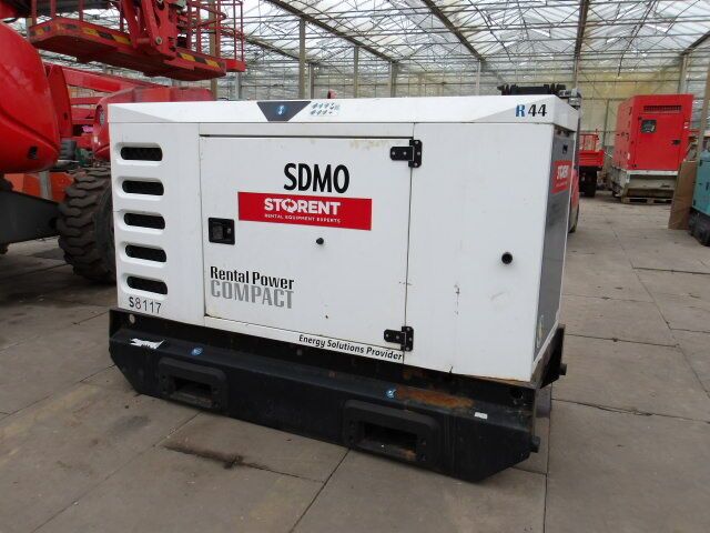SDMO R44 - Generator set: picture 1 SDMO R44 - Generator set: picture 1