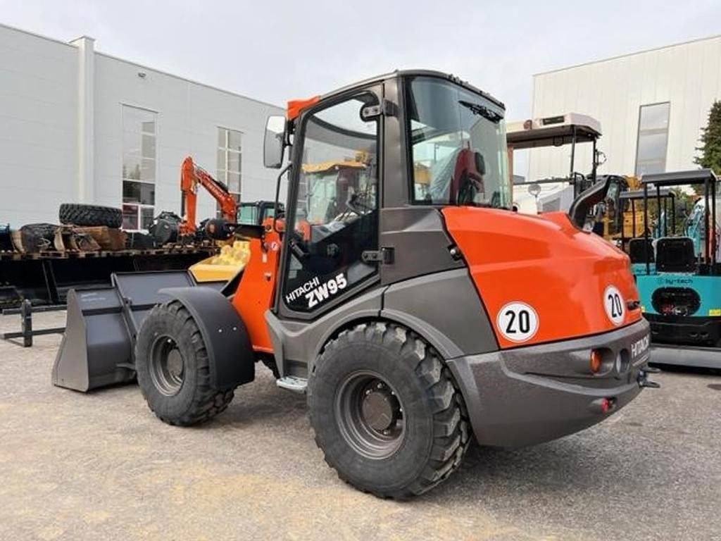 Hitachi ZW95-6C - Wheel loader: picture 2 Hitachi ZW95-6C - Wheel loader: picture 2