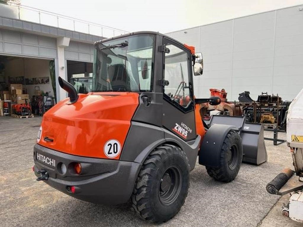 Hitachi ZW95-6C - Wheel loader: picture 3 Hitachi ZW95-6C - Wheel loader: picture 3