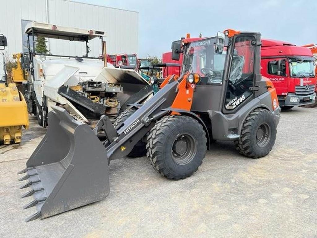 Hitachi ZW95-6C - Wheel loader: picture 1 Hitachi ZW95-6C - Wheel loader: picture 1
