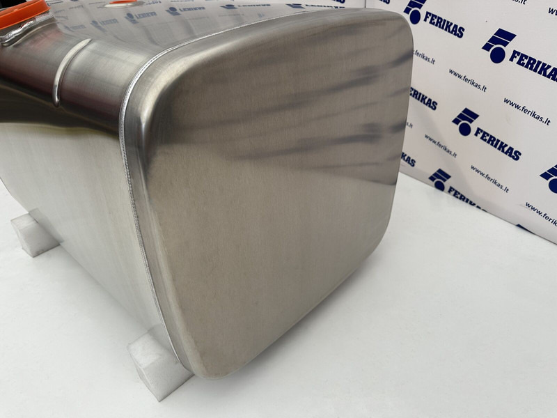 Iveco New aluminum fuel tank 400L - Fuel tank for Truck: picture 2 Iveco New aluminum fuel tank 400L - Fuel tank for Truck: picture 2