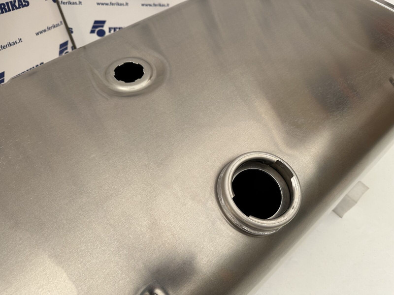 MAN New aluminum fuel tank 300L - Fuel tank for Truck: picture 4 MAN New aluminum fuel tank 300L - Fuel tank for Truck: picture 4