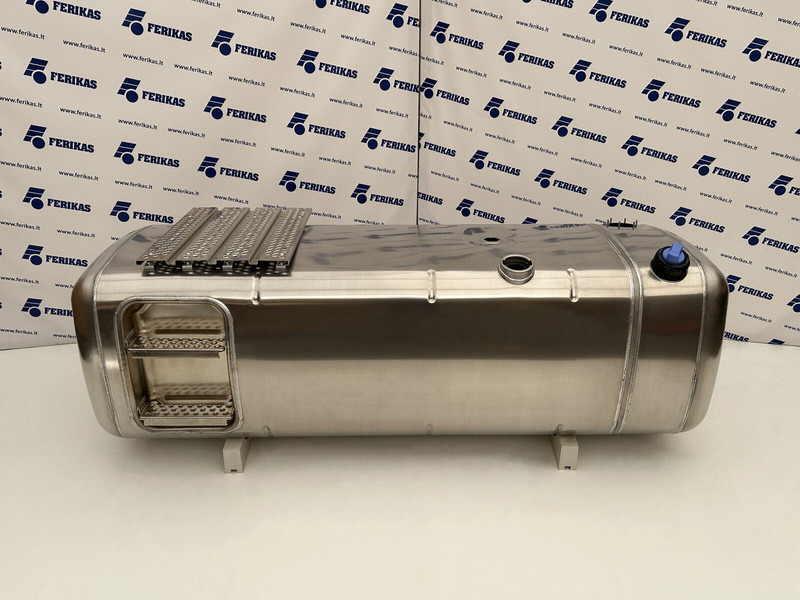 Mercedes-Benz Fuel tank 820L + 90L AdBlue - Fuel tank for Truck: picture 1 Mercedes-Benz Fuel tank 820L + 90L AdBlue - Fuel tank for Truck: picture 1