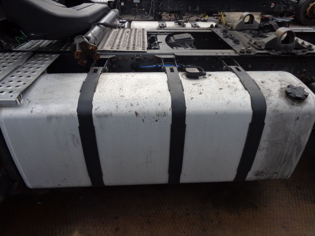 Renault / Volvo Complete aluminum fuel tank new or used 690L - 175cm, wi - Fuel tank for Truck: picture 1 Renault / Volvo Complete aluminum fuel tank new or used 690L - 175cm, wi - Fuel tank for Truck: picture 1