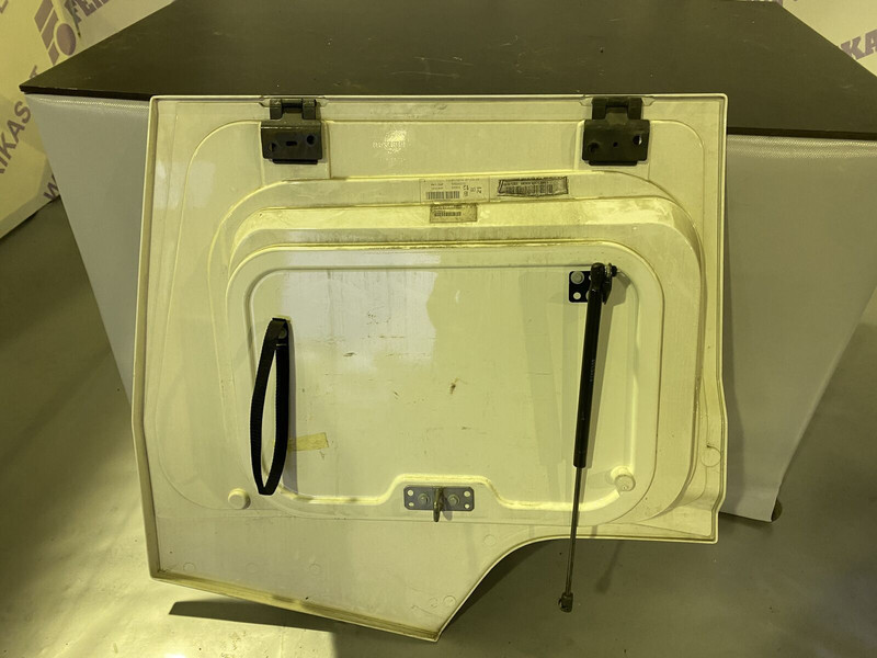 Renault luggage cover LH - Bumper for Truck: picture 3 Renault luggage cover LH - Bumper for Truck: picture 3