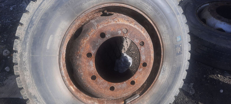 Tire for Truck Michelin 295*80R22.5 255*70 \ 275*70* 265\70R19.5: picture 8 Tire for Truck Michelin 295*80R22.5 255*70 \ 275*70* 265\70R19.5: picture 8