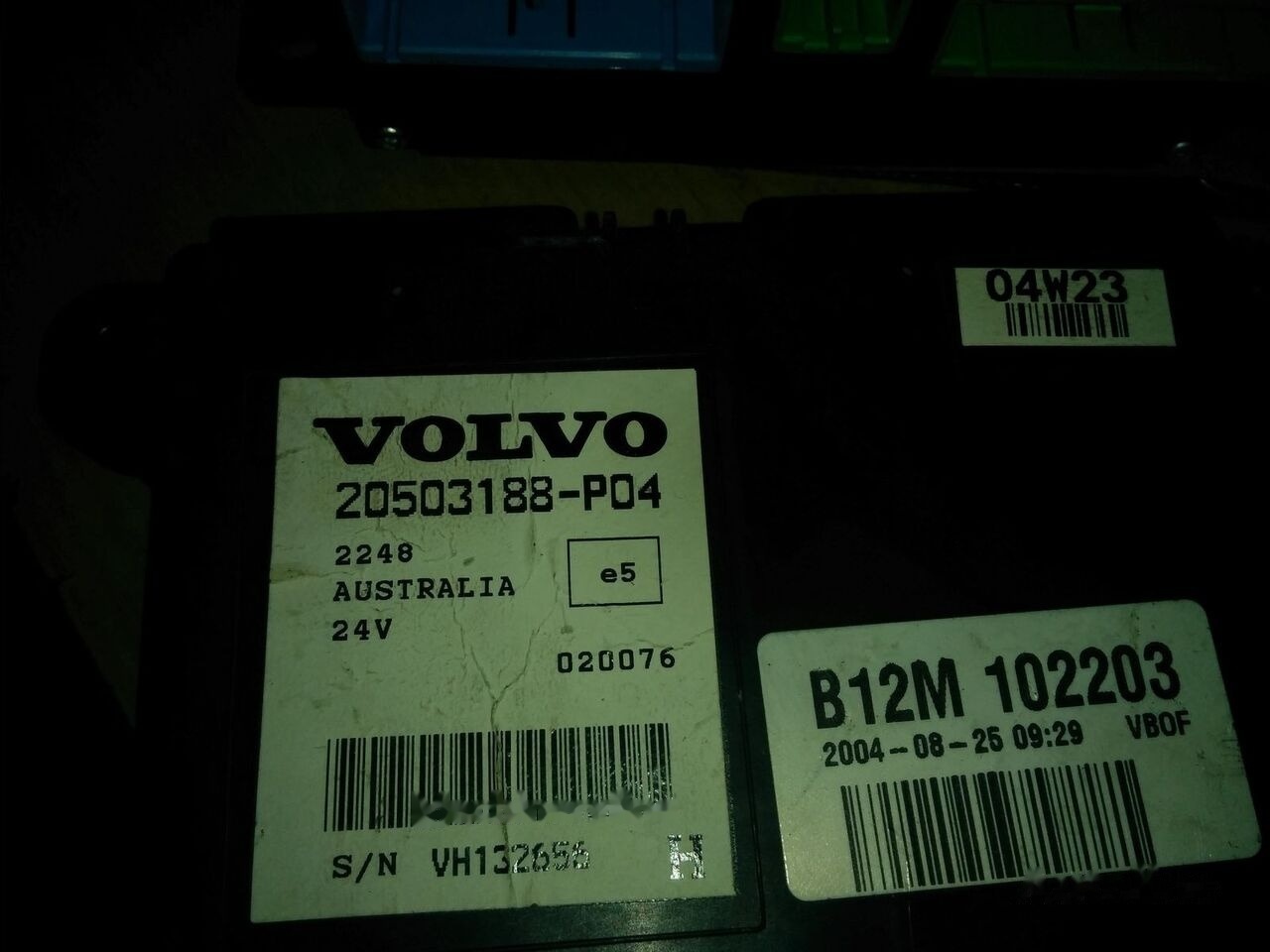 Volvo 70329277 / 70395975-P01 / 70361720-P01 / 70322237-P02 Volvo B12 - ECU for Bus: picture 4 Volvo 70329277 / 70395975-P01 / 70361720-P01 / 70322237-P02 Volvo B12 - ECU for Bus: picture 4