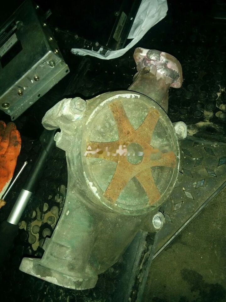 Volvo B 12 9700 . FM/FH 20744940 Volvo B12 \ 340. FH/ FM - Coolant pump for Bus: picture 4 Volvo B 12 9700 . FM/FH 20744940 Volvo B12 \ 340. FH/ FM - Coolant pump for Bus: picture 4