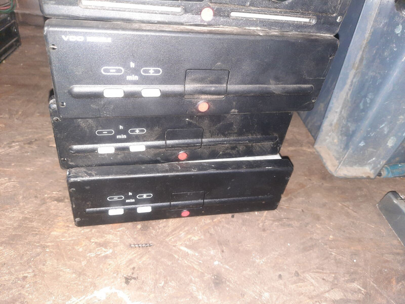 Volvo Video system x-dmr 8 R8 Compact RJ45 - Electrical system: picture 5 Volvo Video system x-dmr 8 R8 Compact RJ45 - Electrical system: picture 5