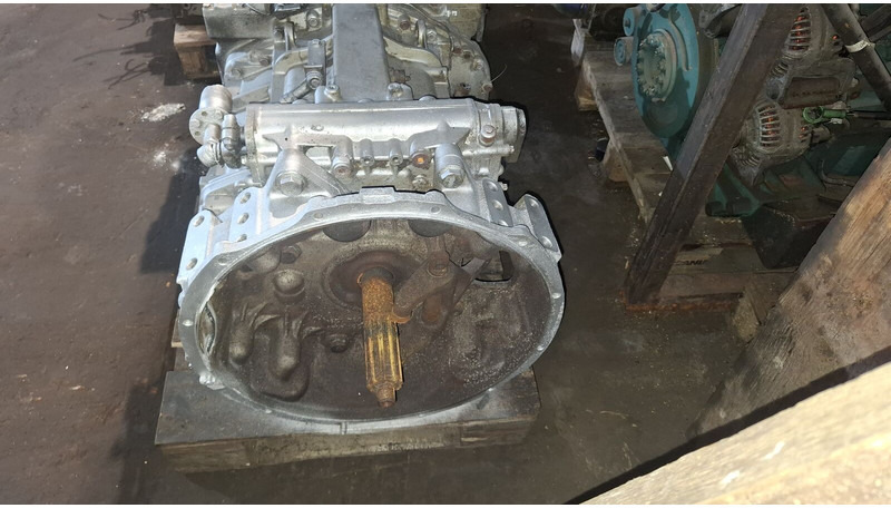 ZF GO210-6. S6 85+GV80/ S6 90 + GV90 - Gearbox: picture 2 ZF GO210-6. S6 85+GV80/ S6 90 + GV90 - Gearbox: picture 2