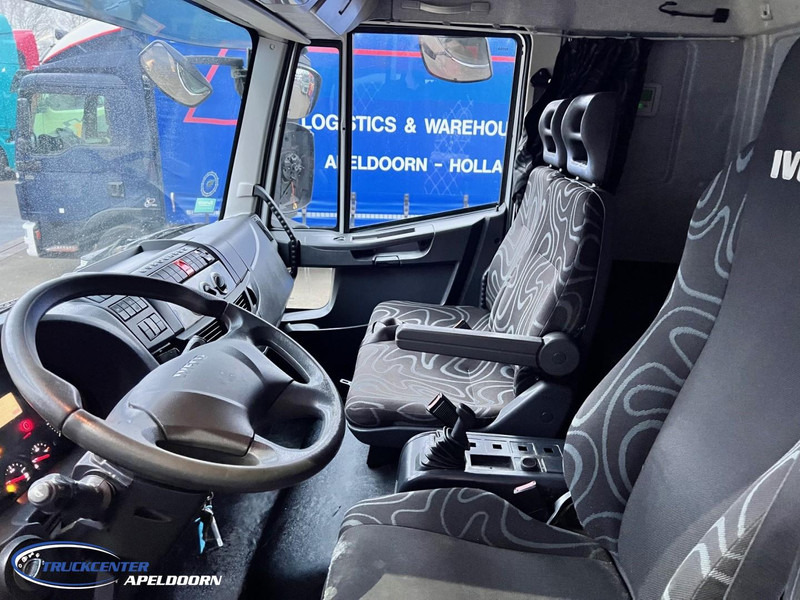 Iveco Eurocargo 150E28 175.650 km, AC, 3 Stoelen, 2000 kg lift, 6 Cilinder - Box truck: picture 5 Iveco Eurocargo 150E28 175.650 km, AC, 3 Stoelen, 2000 kg lift, 6 Cilinder - Box truck: picture 5