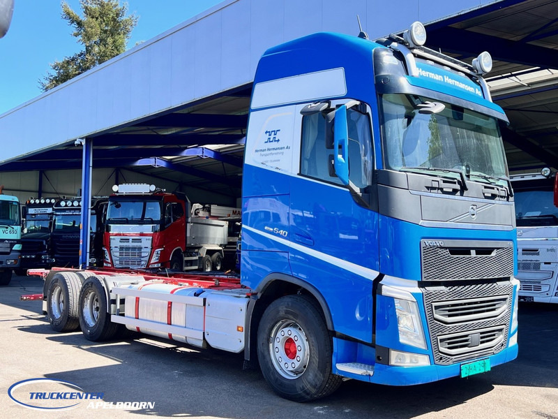 Volvo FH 540 6x4, Dual clutch, XL Globetrotter, PTO, Retarder - Cab chassis truck: picture 1 Volvo FH 540 6x4, Dual clutch, XL Globetrotter, PTO, Retarder - Cab chassis truck: picture 1
