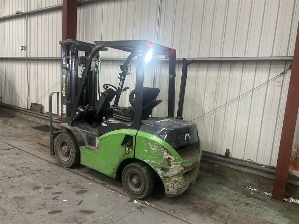 Artison PFD25 - Diesel forklift: picture 3 Artison PFD25 - Diesel forklift: picture 3