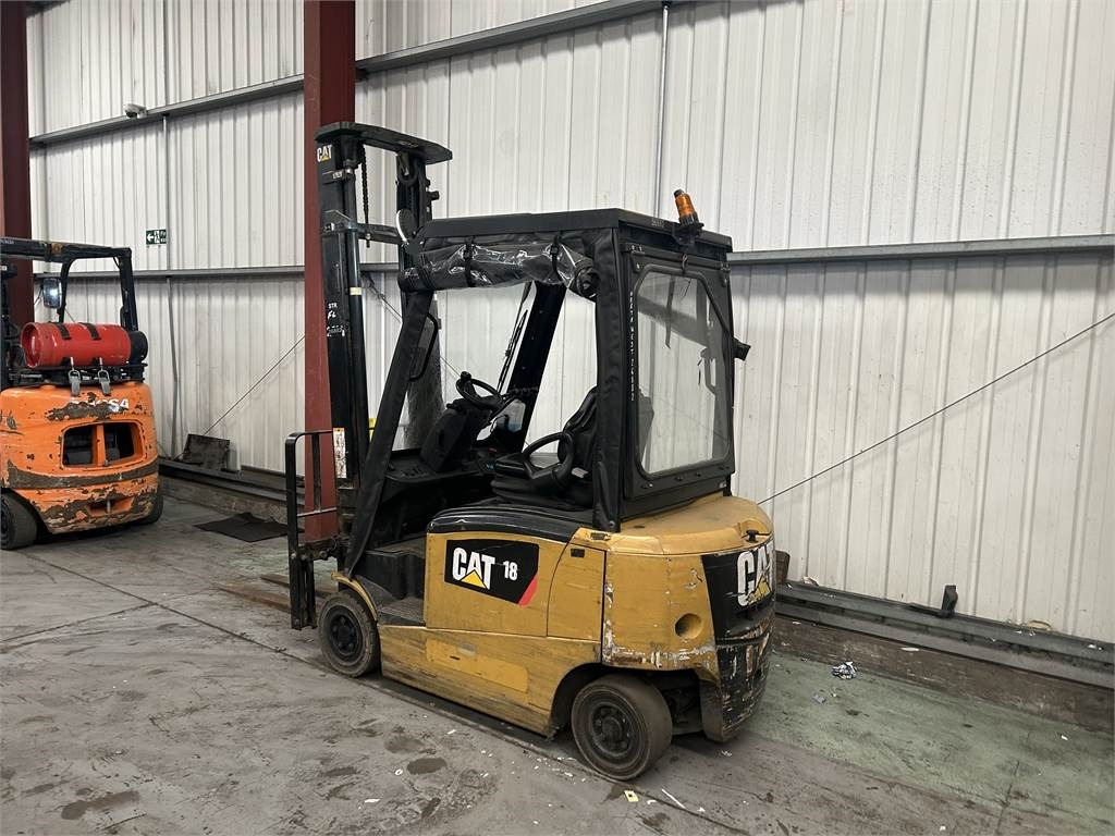 CAT EP18CPN - Electric forklift: picture 3 CAT EP18CPN - Electric forklift: picture 3