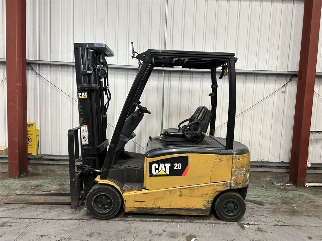 CAT EP20PN - Electric forklift: picture 1 CAT EP20PN - Electric forklift: picture 1