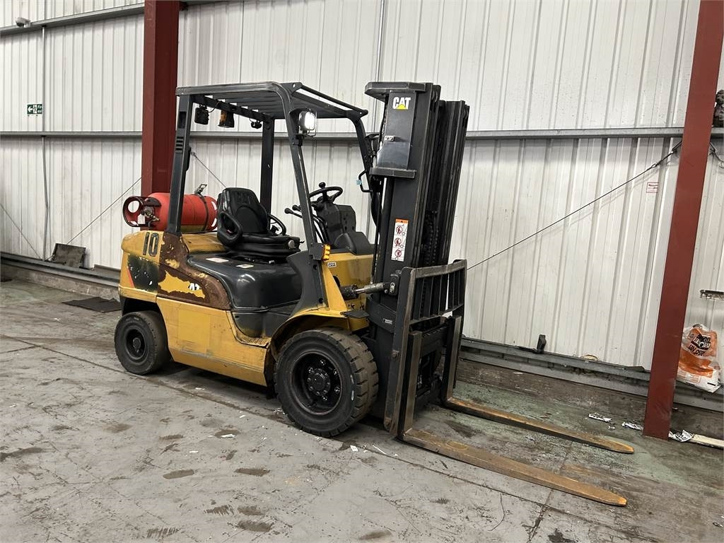 CAT GP30NT - LPG forklift: picture 4 CAT GP30NT - LPG forklift: picture 4