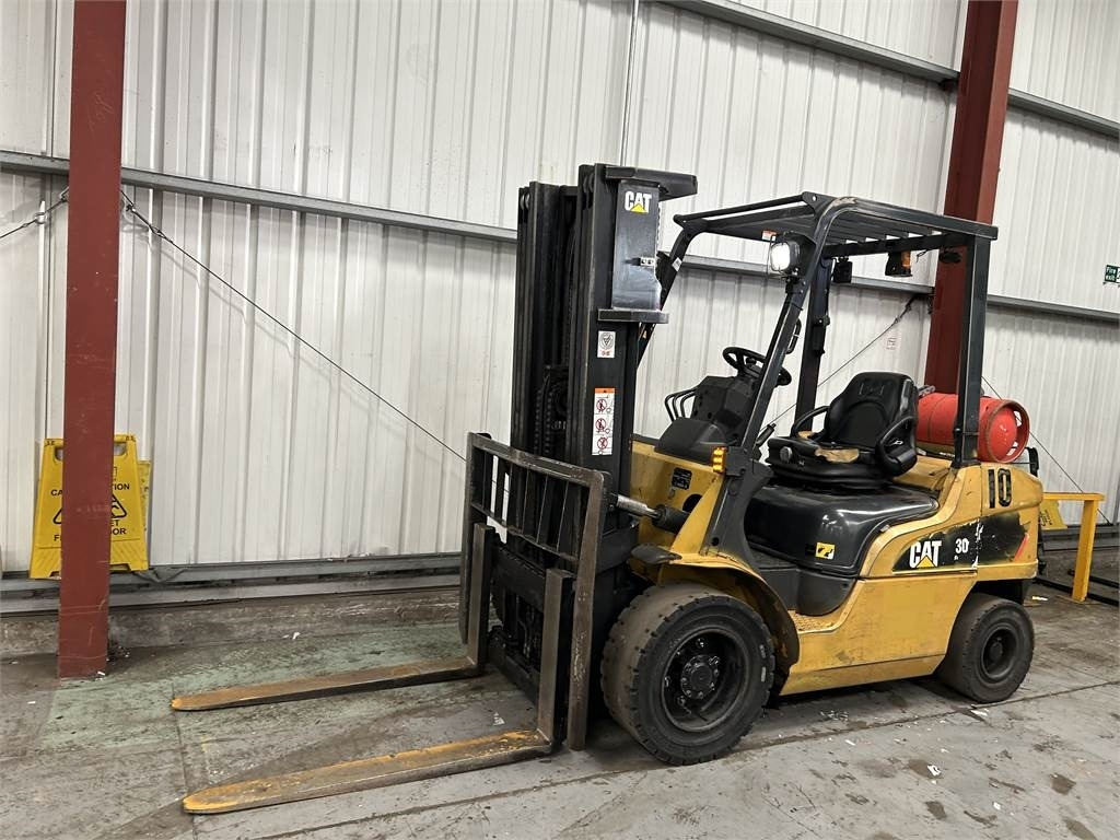CAT GP30NT - LPG forklift: picture 2 CAT GP30NT - LPG forklift: picture 2