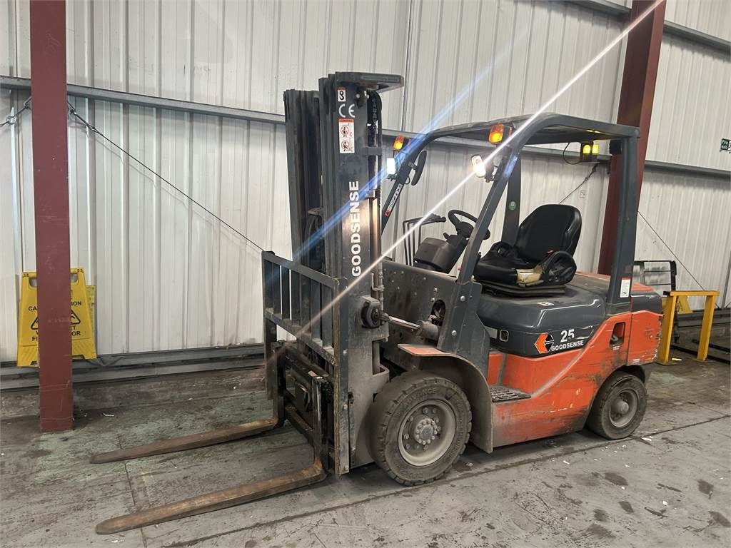 FD25 - Diesel forklift: picture 2 FD25 - Diesel forklift: picture 2