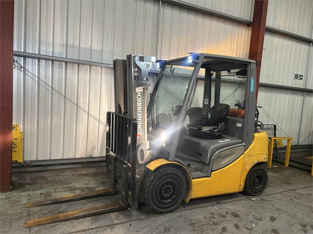 Jungheinrich TFG425S - LPG forklift: picture 2 Jungheinrich TFG425S - LPG forklift: picture 2