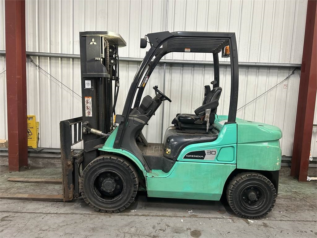 Mitsubishi FD30NT - Diesel forklift: picture 1 Mitsubishi FD30NT - Diesel forklift: picture 1