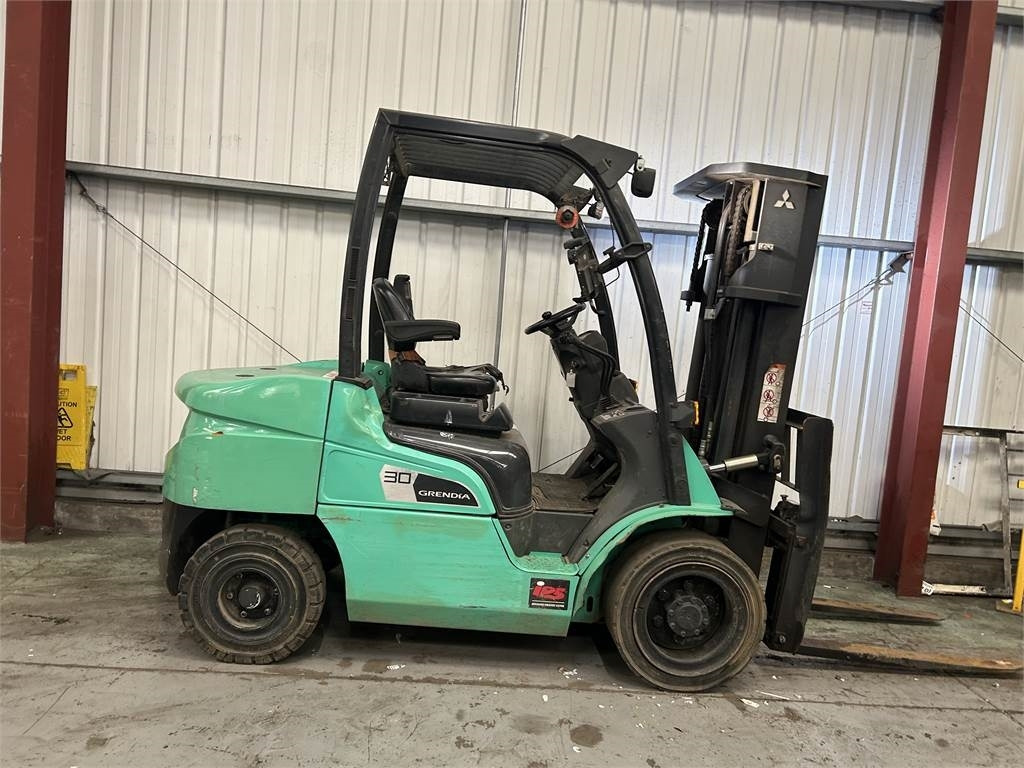 Mitsubishi FD30NT - Diesel forklift: picture 5 Mitsubishi FD30NT - Diesel forklift: picture 5