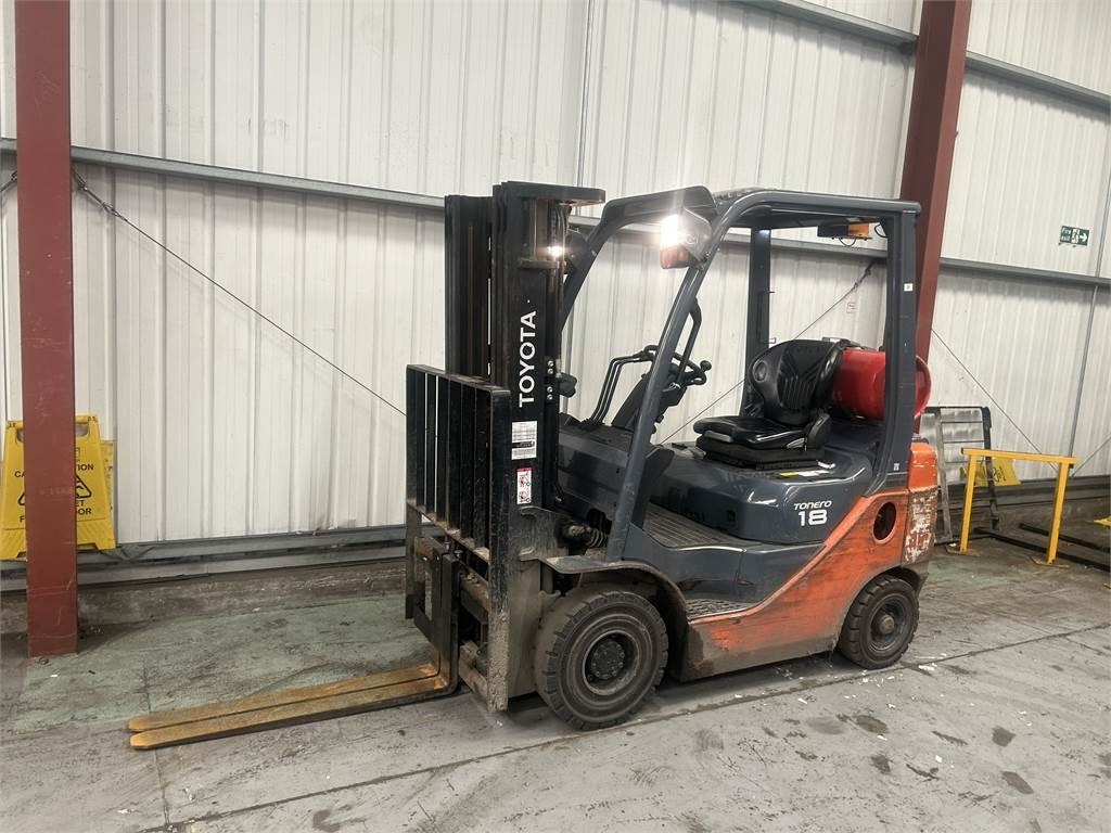 Toyota 02-8FGF18 - LPG forklift: picture 2 Toyota 02-8FGF18 - LPG forklift: picture 2