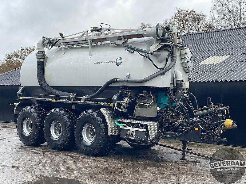 Ag-Chem Kurstjens Tri-Axer 22 - Slurry tanker: picture 1 Ag-Chem Kurstjens Tri-Axer 22 - Slurry tanker: picture 1