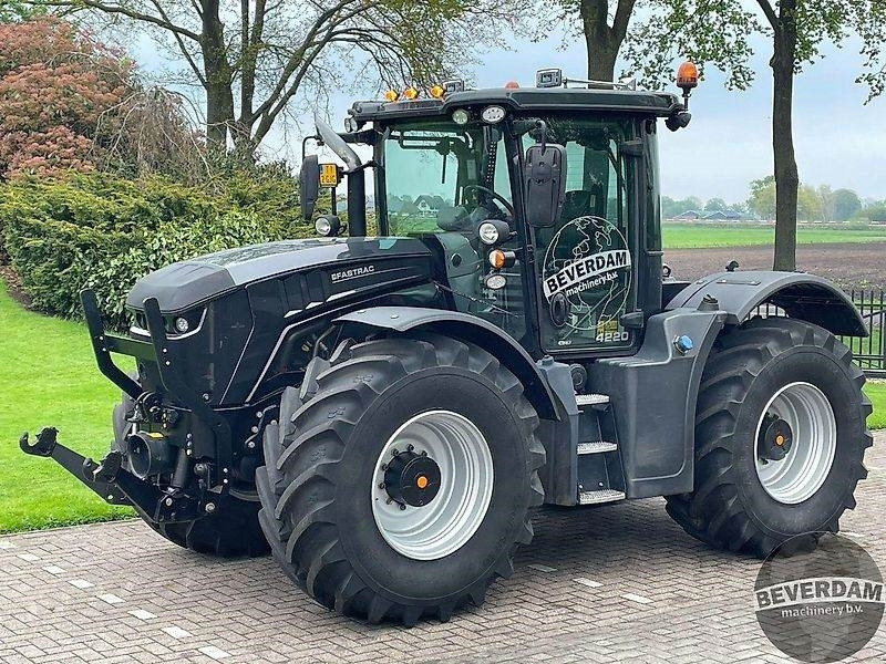 JCB Fasttrac 4220 - Farm tractor: picture 1 JCB Fasttrac 4220 - Farm tractor: picture 1