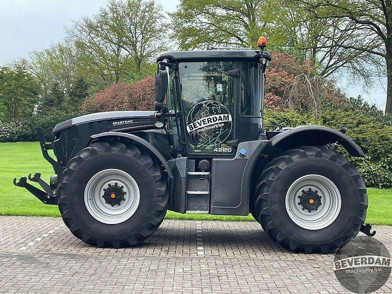 JCB Fasttrac 4220 - Farm tractor: picture 2 JCB Fasttrac 4220 - Farm tractor: picture 2
