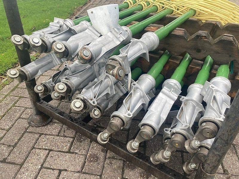 Krone complete tandarm - Tedding equipment: picture 4 Krone complete tandarm - Tedding equipment: picture 4