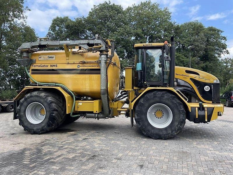 Fertilizer spreader TerraGator 2244: picture 10
