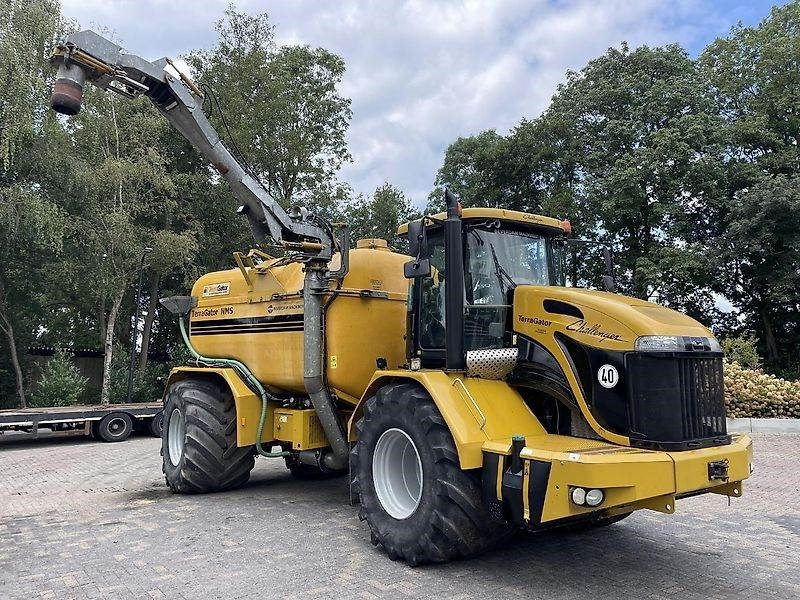 Fertilizer spreader TerraGator 2244: picture 11