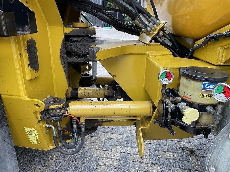 Fertilizer spreader TerraGator 2244: picture 23