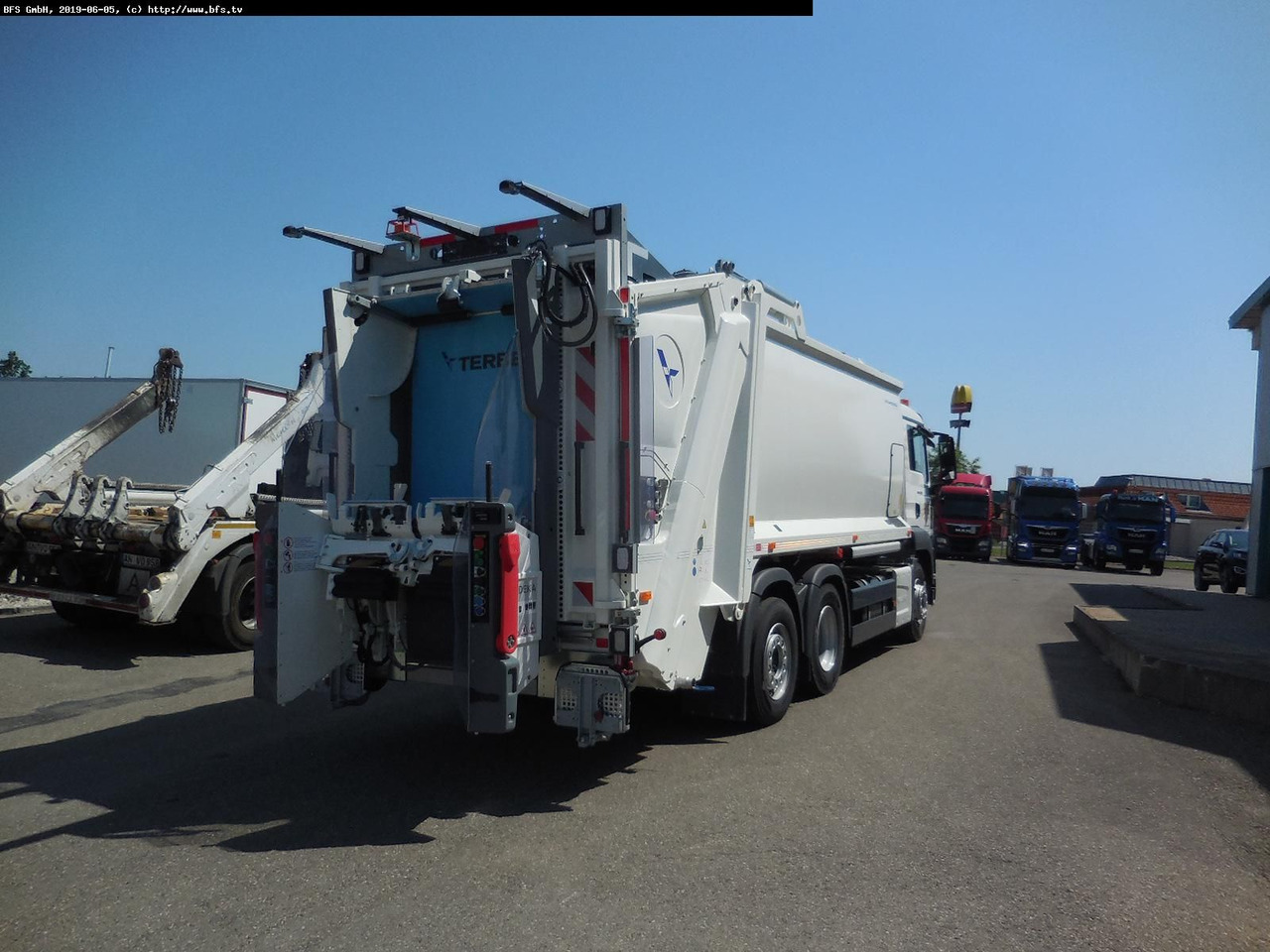 MAN TGS 28.320 6x2-4 BL HS HL Olympus 21 - Omni-DEKA - Garbage truck: picture 2 MAN TGS 28.320 6x2-4 BL HS HL Olympus 21 - Omni-DEKA - Garbage truck: picture 2