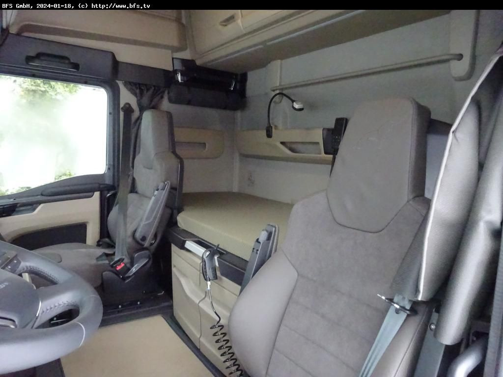 MAN TGX (TG3) 18.640 4x2 LL SA D38, Spiegellos MAN TGX (TG3) 18.640 4x2 LL SA D38, Spiegellos - Tractor truck: picture 3 MAN TGX (TG3) 18.640 4x2 LL SA D38, Spiegellos MAN TGX (TG3) 18.640 4x2 LL SA D38, Spiegellos - Tractor truck: picture 3