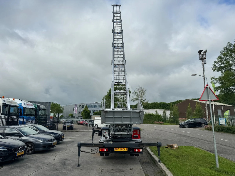 Nissan Cabstar 35.13 EURO 6 + LIFT 25 METER + REMOTE CONTROL - Commercial truck: picture 4 Nissan Cabstar 35.13 EURO 6 + LIFT 25 METER + REMOTE CONTROL - Commercial truck: picture 4