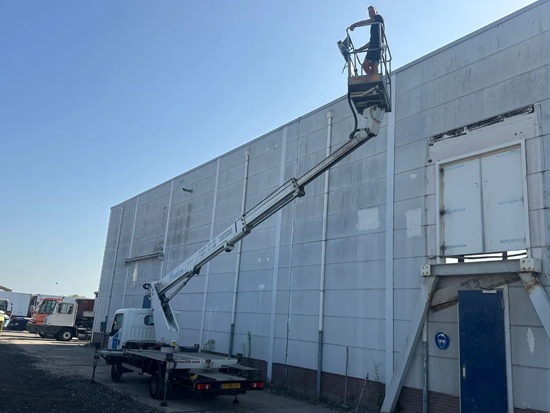 Nissan Cabstar - EURO 5 + CMC 21 METER LIFT - Commercial truck: picture 3 Nissan Cabstar - EURO 5 + CMC 21 METER LIFT - Commercial truck: picture 3